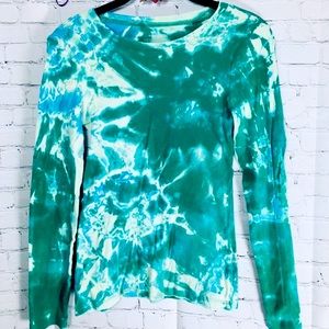 🧩 Handmade Tie Dye Long Sleeve Shirt 🎬